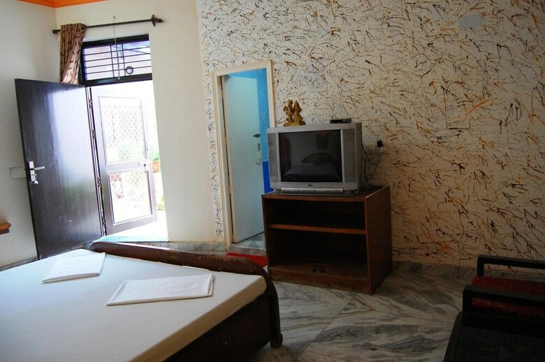 Sai Home Stay Bed And Breakfast