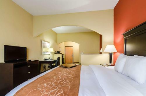 Hotel Comfort Suites Salina