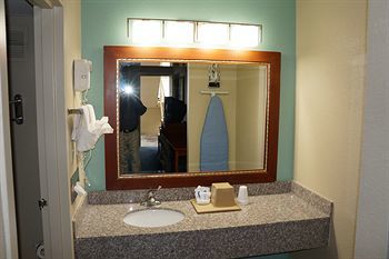 Hotel Americas Best Value Inn & Suites
