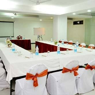 Hotel Dynasty Resort, Khurpatal