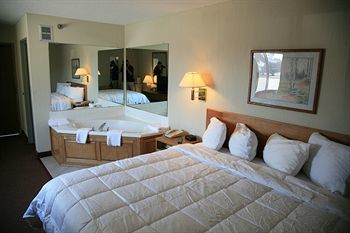 Hotel New Victorian Inn And Suites