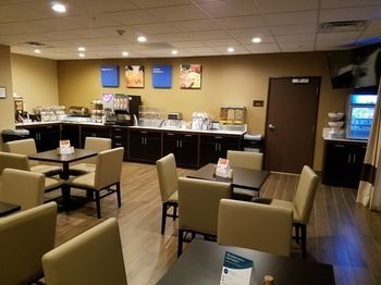 Hotel Comfort Inn & Suites