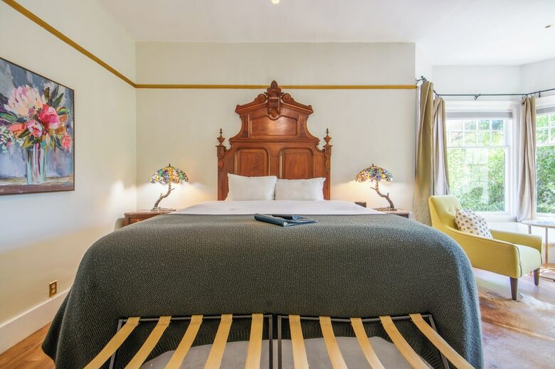 Hostal Cedar Gables Inn