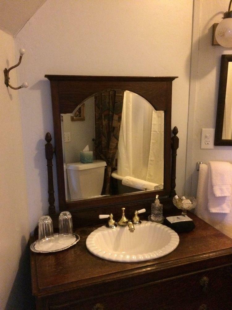 Hostal Cedar Gables Inn