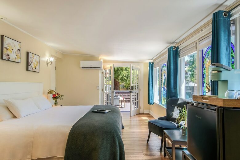Hostal Cedar Gables Inn