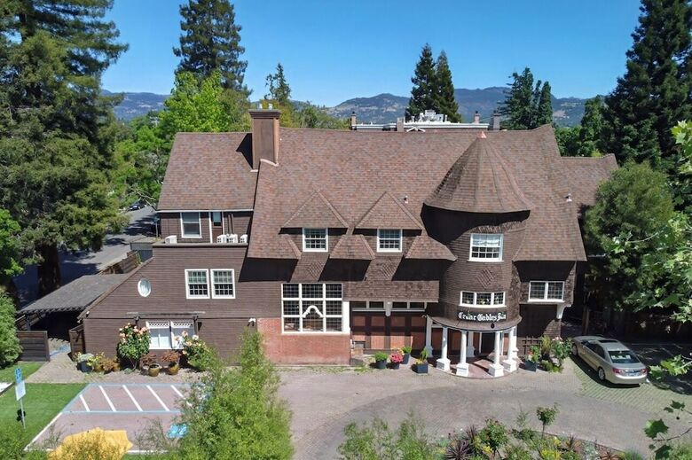 Hostal Cedar Gables Inn