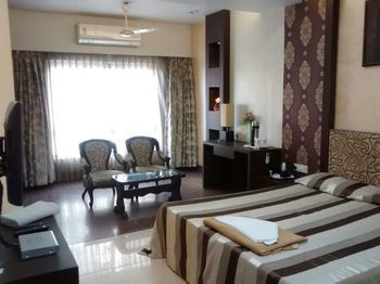 Hotel Rushabh Home