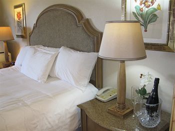 Motel Little Inn By The Beach