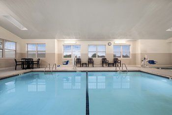 Hotel Country Inn & Suites By Carlson Dundee