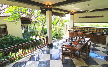 Hotel Kubu Kedungu Villas