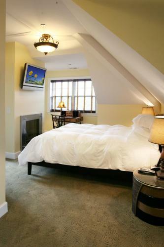 Bed & Breakfast Water's Edge Inn