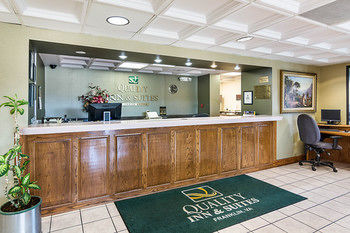 Hotel Quality Inn & Suites