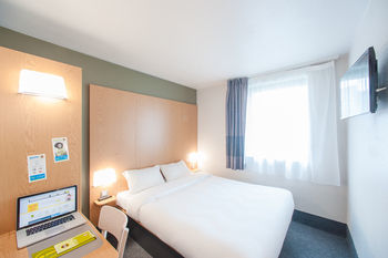 Hotel B&B H�tel Tours Centre St-avertin