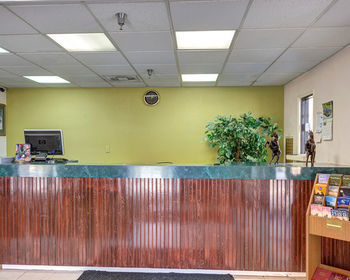 Hotel Rodeway Inn & Suites