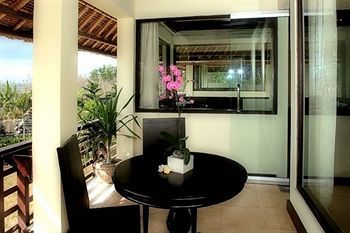 Blue Point Bay Villas And Spa