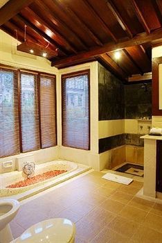 Blue Point Bay Villas And Spa