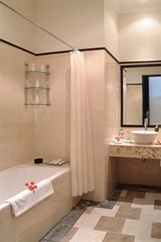 Blue Point Bay Villas And Spa