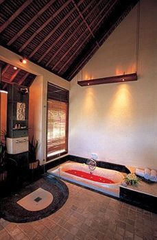 Blue Point Bay Villas And Spa