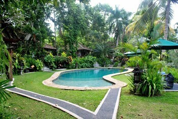 Apartamento Alam Sari Keliki Resort & Spa