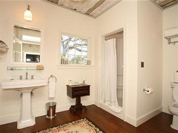 The Elms Bed And Breakfast