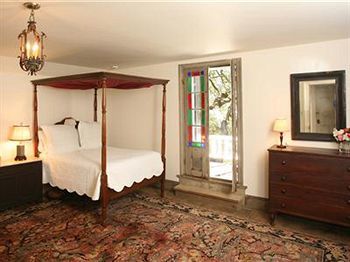 The Elms Bed And Breakfast