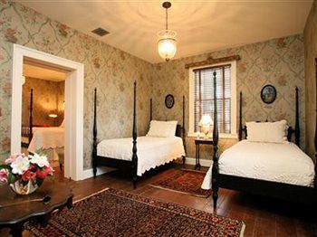 The Elms Bed And Breakfast