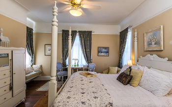 Joshua Inn Bed & Breakfast