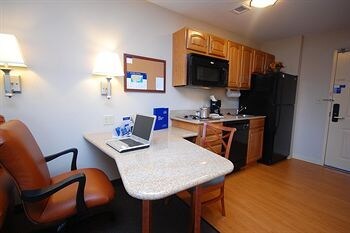 Hotel Candlewood Suites West Springfield