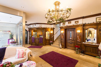 Br�hl�s Hotel Trapp