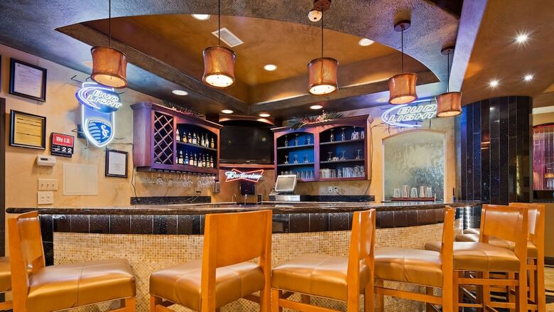 Hotel Best Western Premier Kc Speedway Inn & Suites