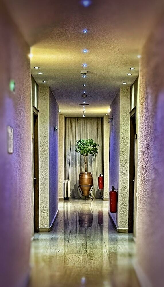 Nidimos Hotel