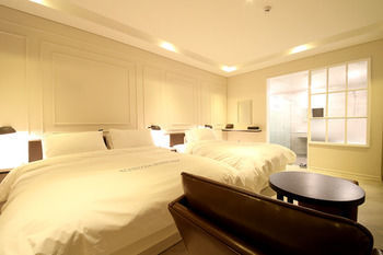 Hotel Stay 53