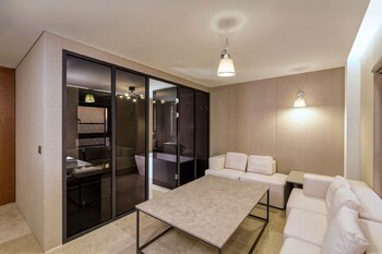 Capace Hotel