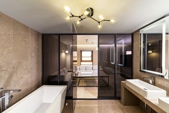 Capace Hotel