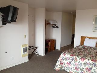 Hotel Cozy Cove Beachfront Resort Inn
