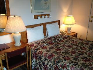 Hotel Cozy Cove Beachfront Resort Inn