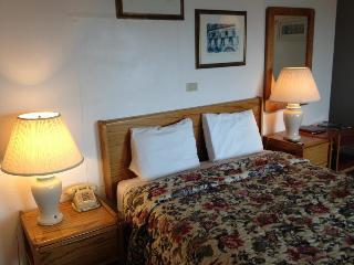 Hotel Cozy Cove Beachfront Resort Inn