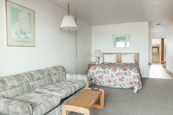 Hotel Cozy Cove Beachfront Resort Inn