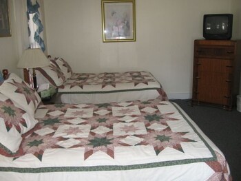 Weirs Beach Motel And Cottages