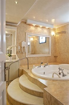 Hotel Celestia Grand