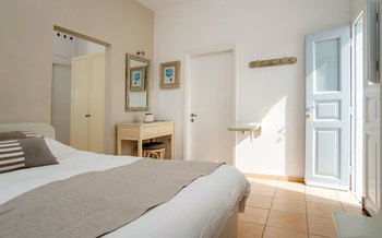 Hotel Blue Dolphins Apartments & Suites
