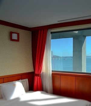 Dawn Beach Hotel
