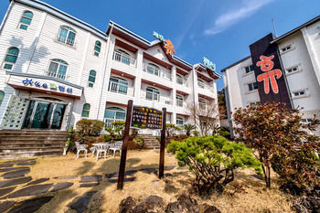 Hotel Jungmun Jejuhue Pension