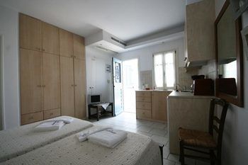 Aparthotel Alexandros Studios & Apartments