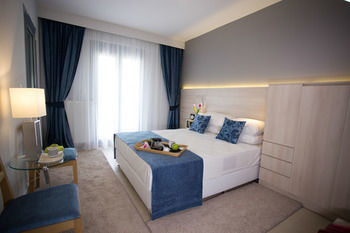 Polis Apartments