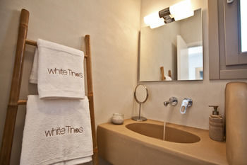 Villa White Tinos Luxury Suites