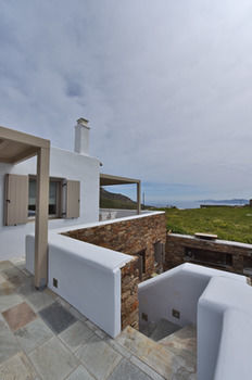 Villa White Tinos Luxury Suites