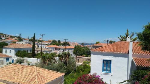 Tonia Hotel