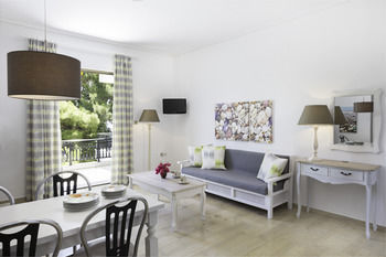 Aparthotel Douka Seafront Residences