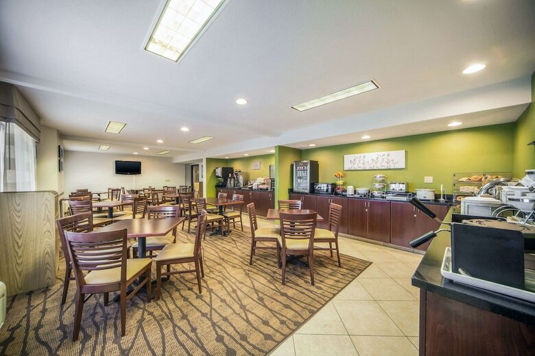 Hotel Sleep Inn And Suites